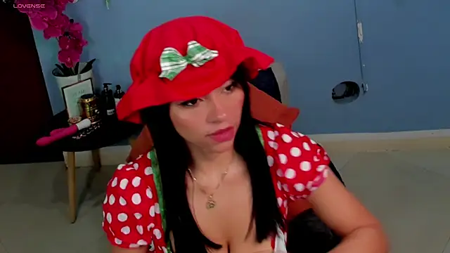 Snapshot of Julia-roberths chatting on 03.20.25 Julia-roberths online show from 03.20.25