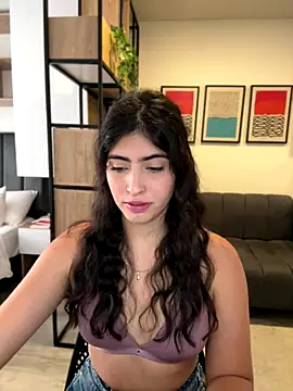 Gaby zahir  online show from 10.17.25