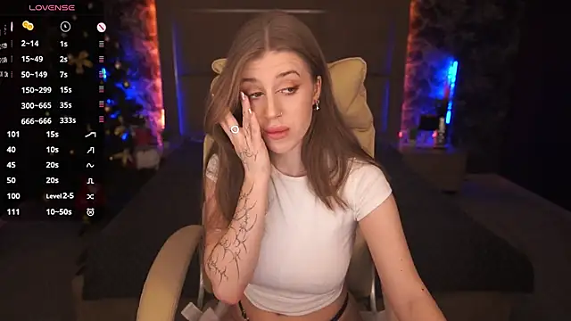 Snapshot of PenellopaRaw chatting on 12.22.24 PenellopaRaw online show from 12.22.24