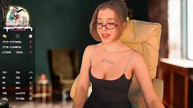 Snapshot of PenellopaRaw chatting on 01.08.25 PenellopaRaw online show from 01.08.25