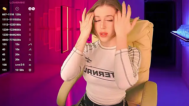 Snapshot of PenellopaRaw chatting on 01.17.25 PenellopaRaw online show from 01.17.25