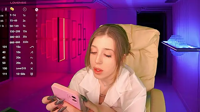 Snapshot of PenellopaRaw chatting on 01.21.25 PenellopaRaw online show from 01.21.25