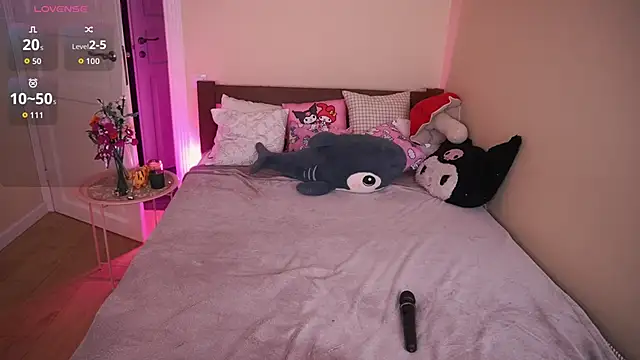 PenellopaRaw online show from 11.15.25