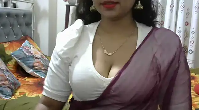Snapshot of cutebengaligirl chatting on 01.01.25 cutebengaligirl online show from 01.01.25