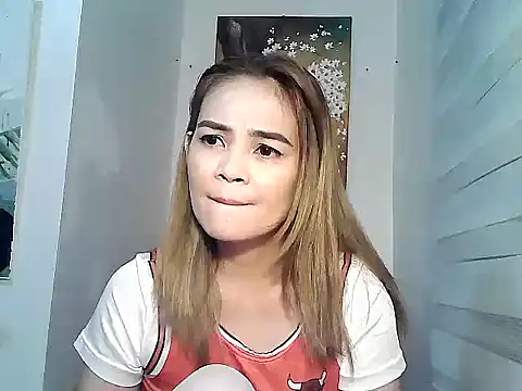 Kisses-13 online show from 02.02.25