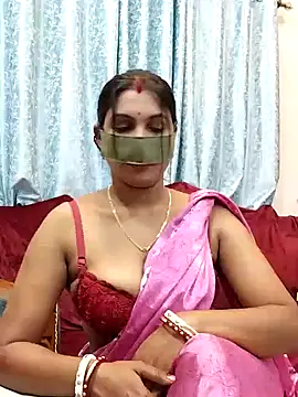 Snapshot of Queen_Dolly chatting on 12.15.24 Queen Dolly online show from 12.15.24