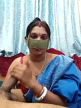 Snapshot of Queen_Dolly chatting on 12.17.24 Queen Dolly online show from 12.17.24