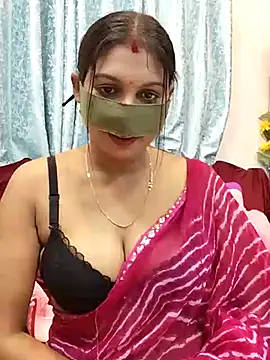 Snapshot of Queen_Dolly chatting on 02.25.25 Queen Dolly online show from 02.25.25