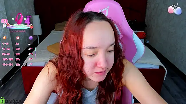 Snapshot of Fera1_Berry chatting on 10.28.25 Fera1 Berry online show from 10.28.25