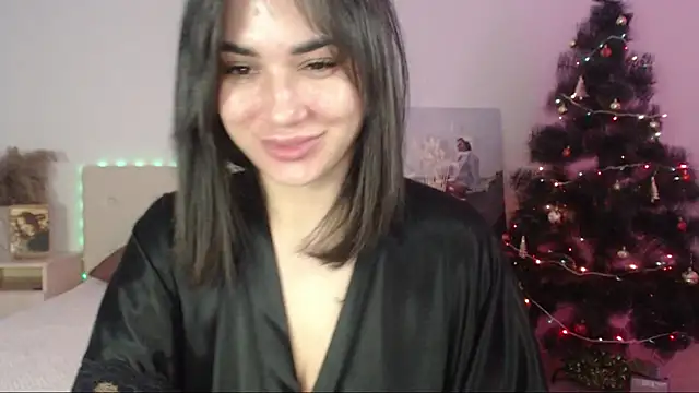 Snapshot of RoxannePure chatting on 12.27.24 RoxannePure online show from 12.27.24