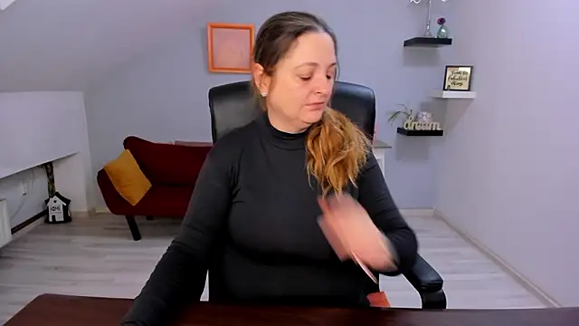 LollaGirl online show from 02.26.26