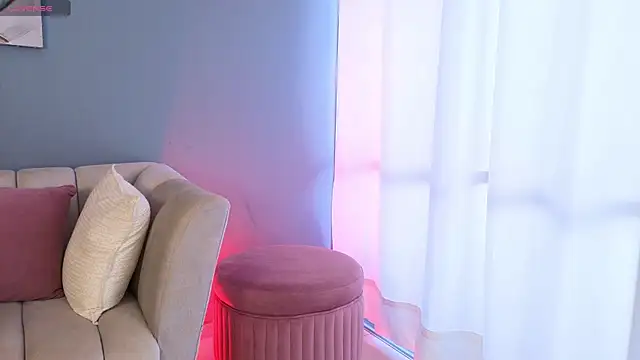 Snapshot of BrookeMiller chatting on 12.22.25 BrookeMiller online show from 12.22.25