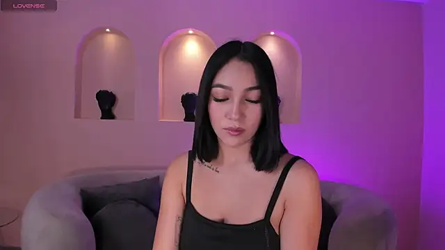 RossieRhoades online show from 02.15.25