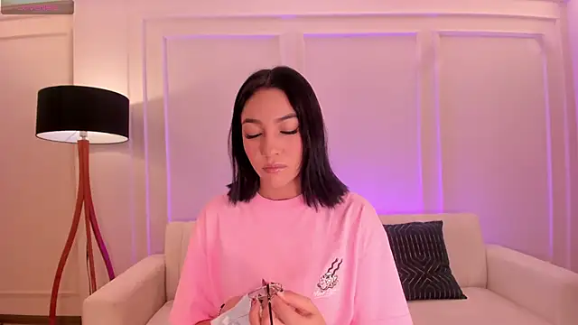 RossieRhoades online show from 02.17.25