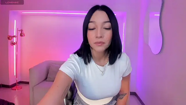 RossieRhoades online show from 09.14.25