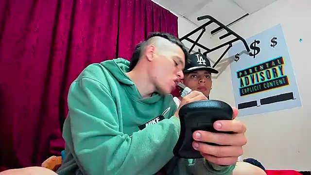 Snapshot of davidlatin66 chatting on 10.10.25 davidlatin66 online show from 10.10.25