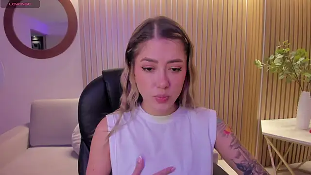 EveBensonX online show from 01.12.25