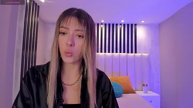 EveBensonX online show from 02.17.25