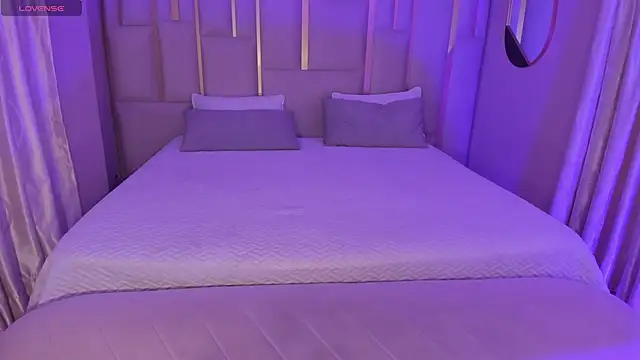 EveBensonX online show from 02.20.25