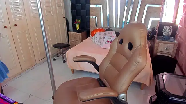 cute sassy online show from 10.21.25