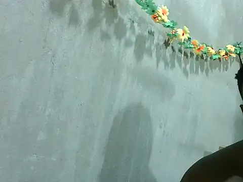 Snapshot of 2ocmaxi chatting on 10.17.25 2ocmaxi online show from 10.17.25