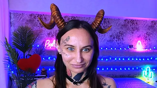 Cool Freak  online show from 03.20.25