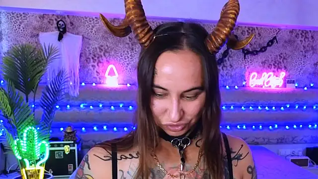 Cool Freak  online show from 09.22.25