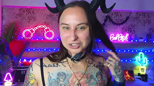 Cool Freak  online show from 05.02.26
