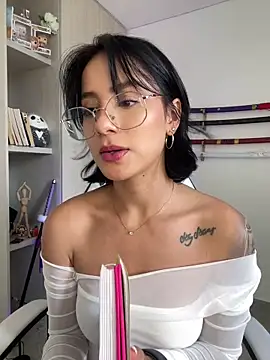 Ale Lewis online show from 12.02.24