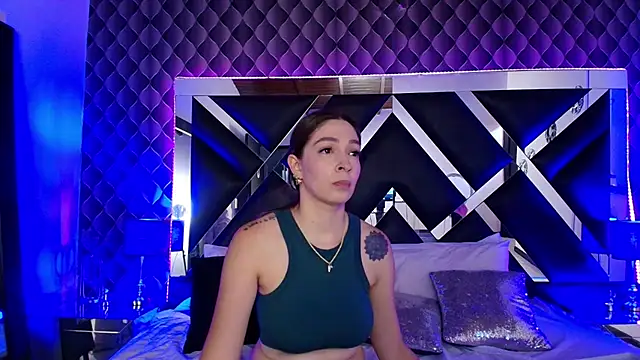 victoriaa lee  online show from 09.23.25