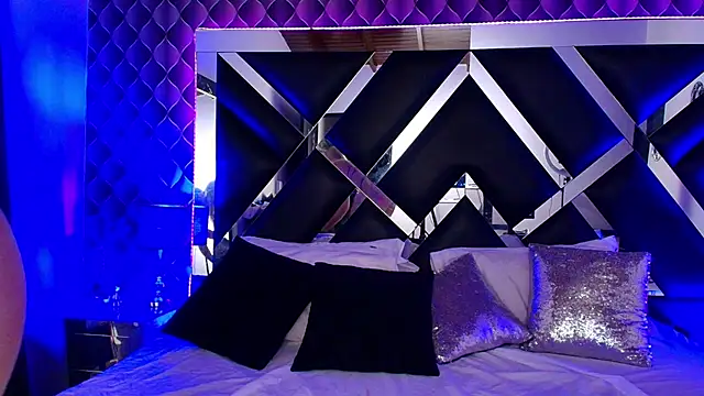 victoriaa lee  online show from 10.11.25