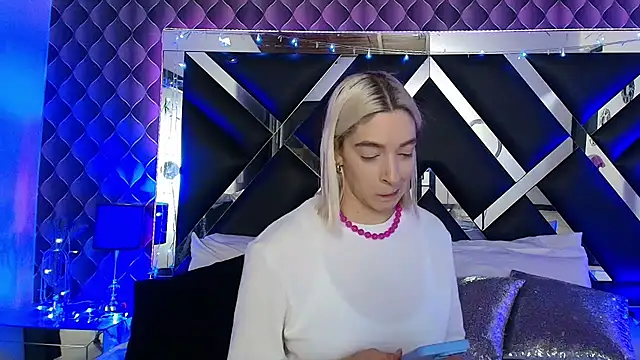 victoriaa lee  online show from 03.10.26