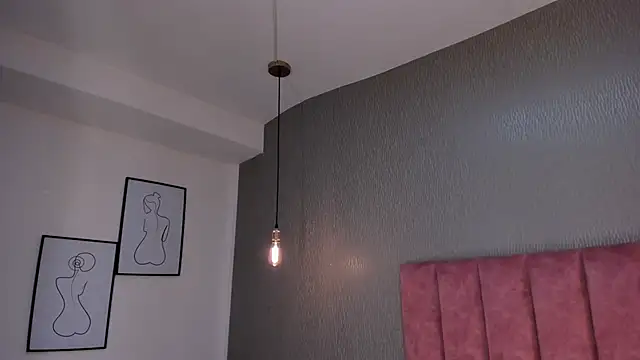 Alexa Thaylor  online show from 10.21.25