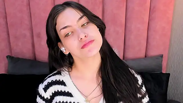 Alexa Thaylor  online show from 11.08.25