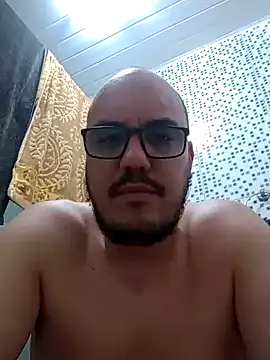 RobertoBuzios22 online show from 12.15.24