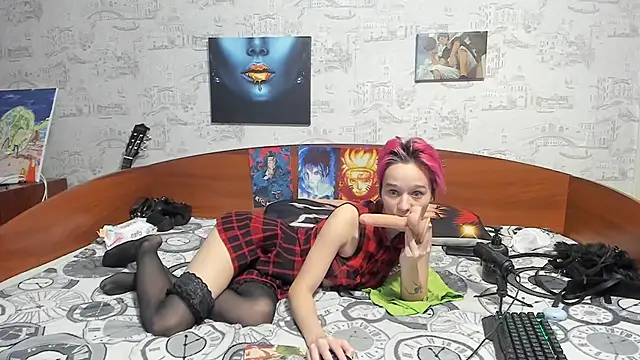 Snapshot of KagamiTayga chatting on 12.02.24 KagamiTayga online show from 12.02.24