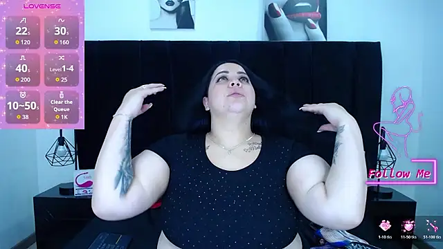 Snapshot of valentina_fox01 chatting on 02.22.26 valentina fox01 online show from 02.22.26