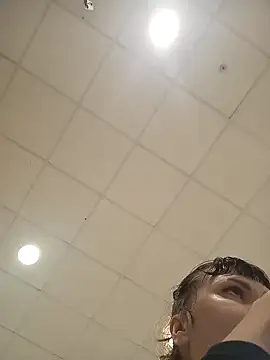 Snapshot of ROXOLANAA_SEXY chatting on 03.06.25 ROXOLANAA SEXY online show from 03.06.25