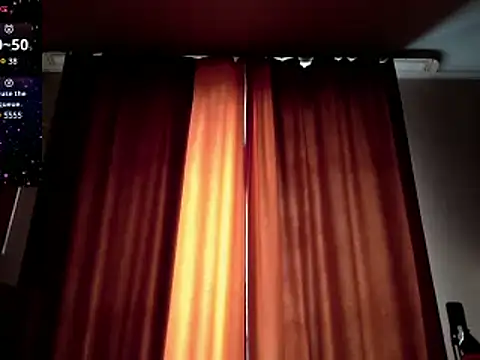 Snapshot of ROXOLANAA_SEXY chatting on 03.17.25 ROXOLANAA SEXY online show from 03.17.25