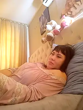 Snapshot of ROXOLANAA_SEXY chatting on 03.23.25 ROXOLANAA SEXY online show from 03.23.25