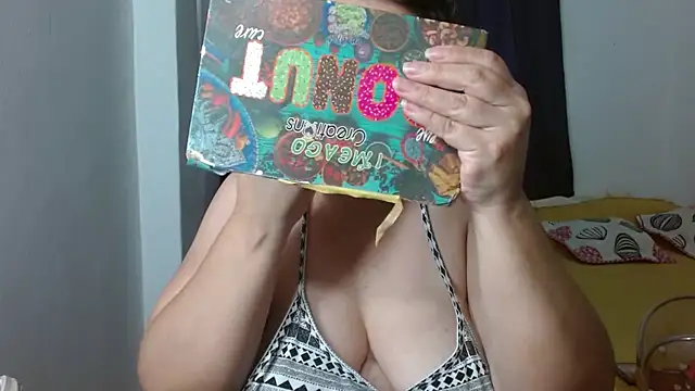 Victoriaevans1 online show from 02.12.25