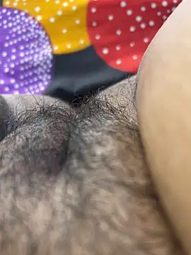 Snapshot of Sexyvarsha143 chatting on 12.18.25 Sexyvarsha143 online show from 12.18.25