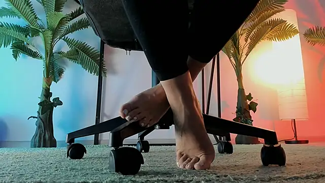 RebeccaMartinez online show from 12.22.24