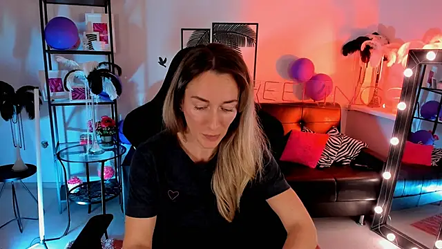 RebeccaMartinez online show from 12.23.24