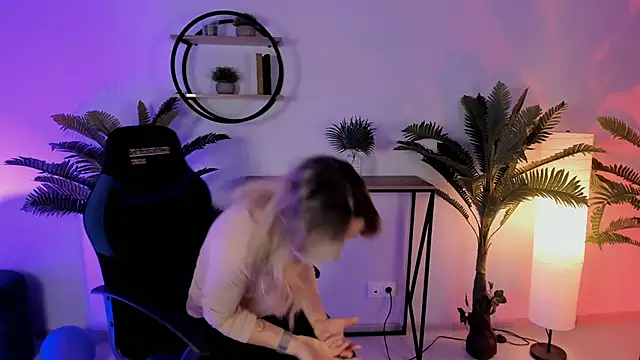 RebeccaMartinez online show from 01.03.25