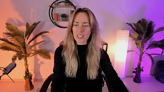 RebeccaMartinez online show from 01.31.25