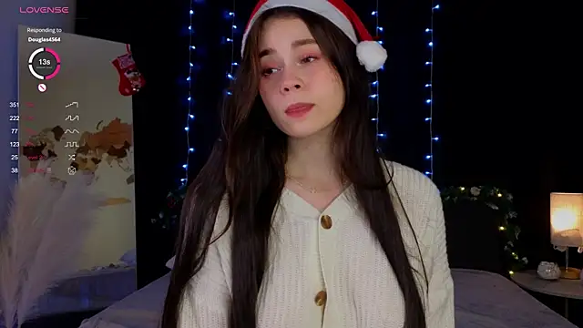 AuroraMari online show from 12.26.24