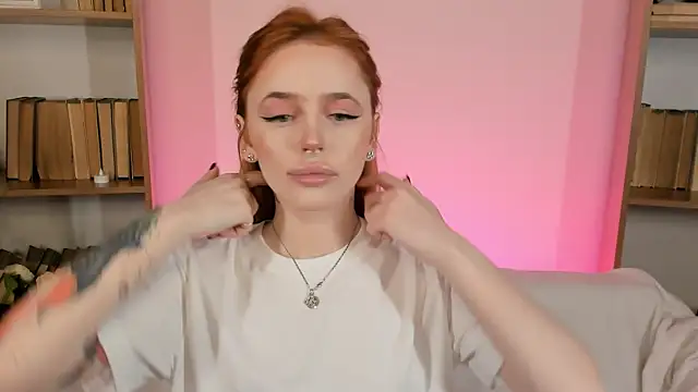 Phoenix Margo online show from 12.02.25