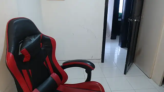 Liamiler01  online show from 11.26.25