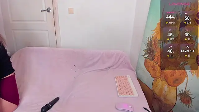 Snapshot of nymphobaby chatting on 10.06.25 nymphobaby online show from 10.06.25